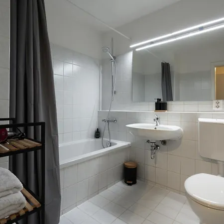 Neu Mozarthaus Center Netflix Arbeitsplatz Apartment Augsburg